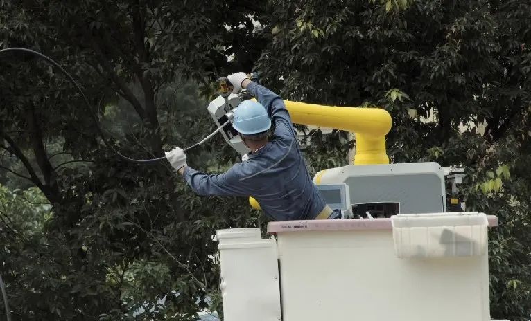 智馭未來，FANUC工業協作機器人引領電力新一輪變革